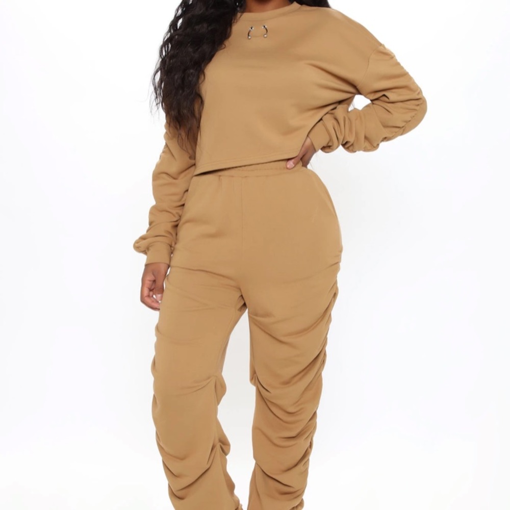 2-Piece Ruched Jogger Set - Khaki Size. XS